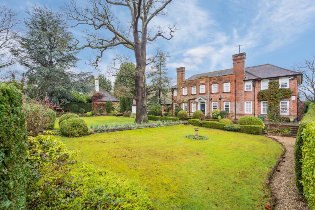 Main image of property: Pembroke Road, Moor Park