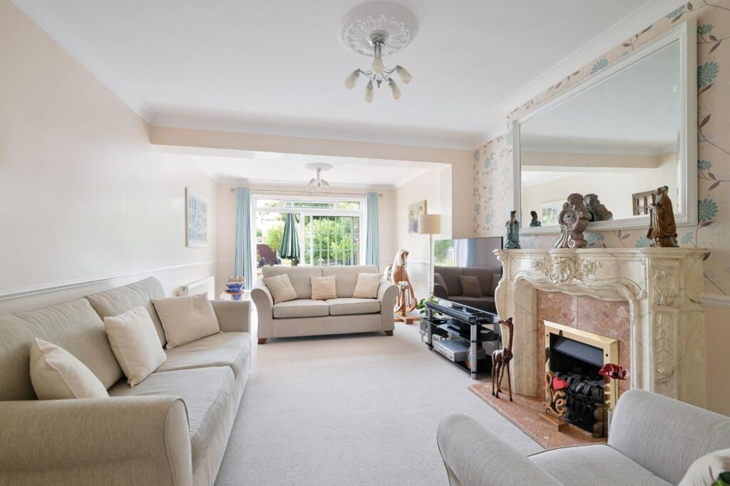House in Worcester Park, Cuddington, Stoneleigh - View 2