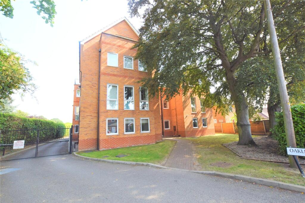 2-bed flat on Stoke Lane, Gedling, Nottingham, Nottinghamshire, NG4, £125,000