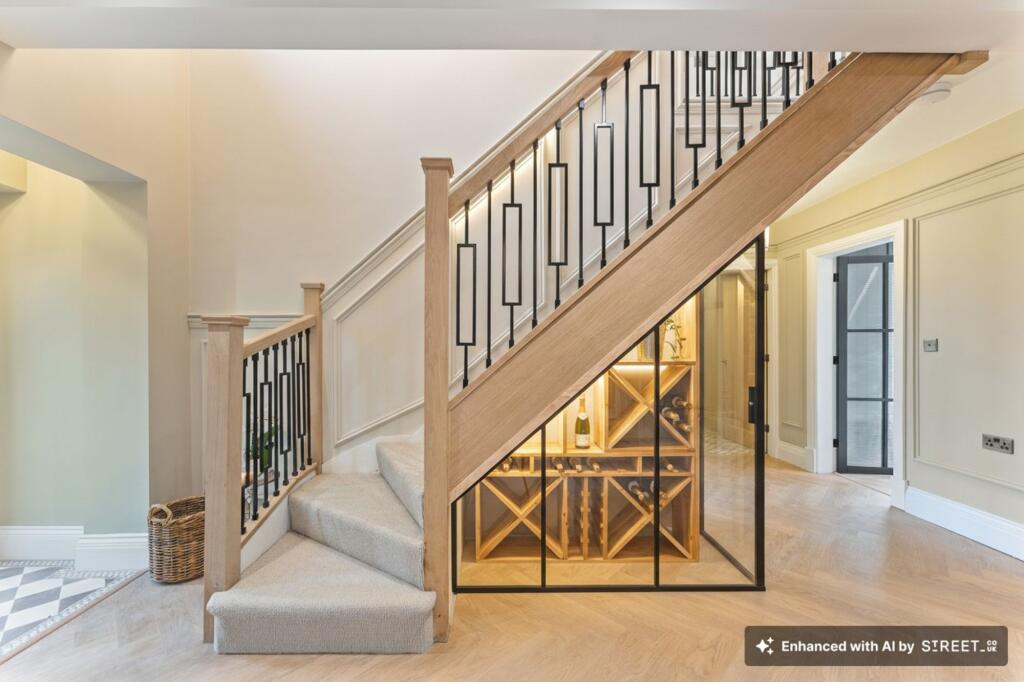 Luxury & Bespoke Four Bedroom Family Home, Sensitively Modernised In Leafy Hartford photo 3