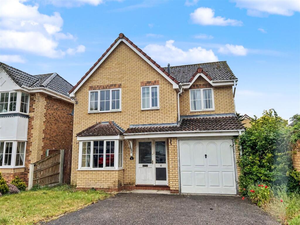 4-bed detached on Peakwell Close, Taverham, Norwich, £350,000