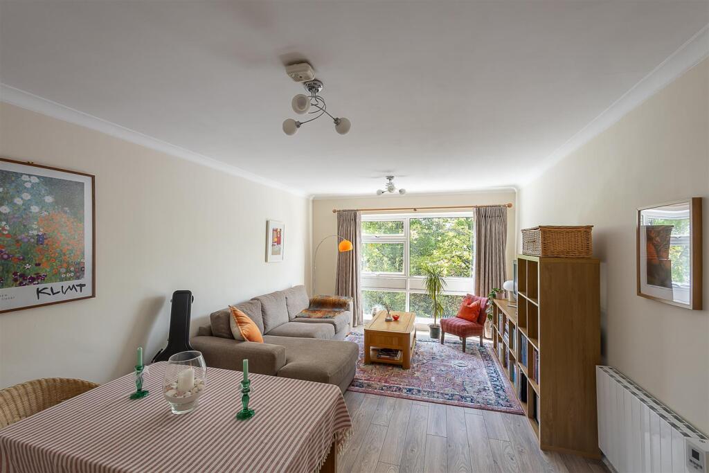 Apartment in Newcastle upon Tyne, Tyne and Wear - View 2
