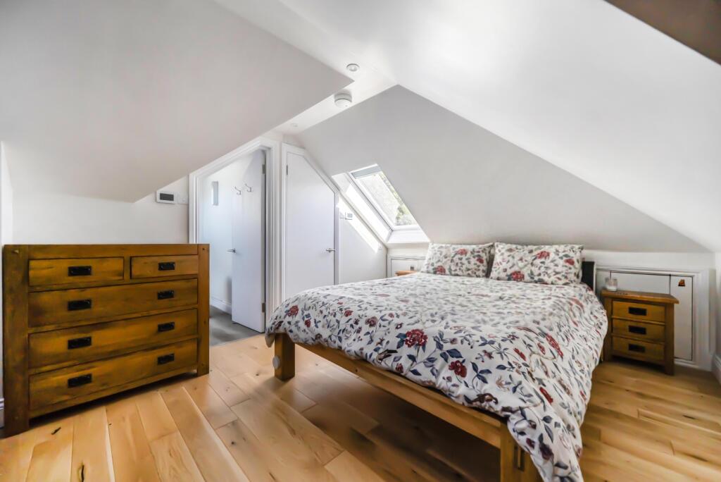 West Hill, Epsom, Surrey, KT19 photo 3