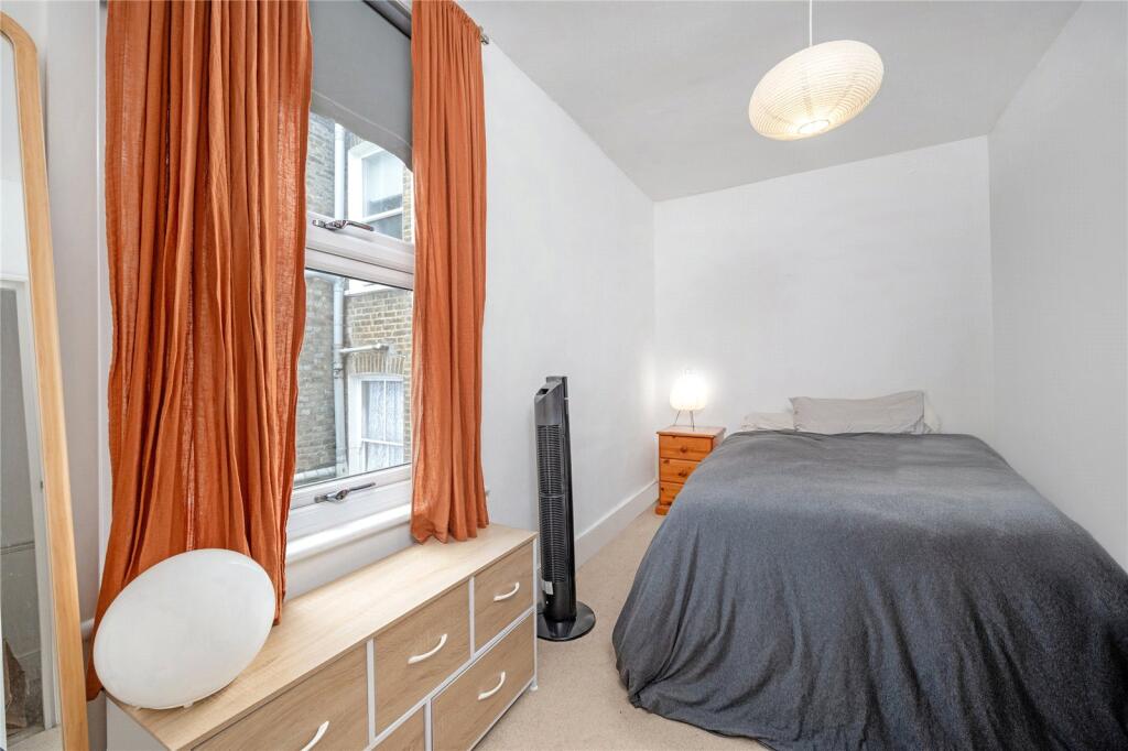 Apartment in London - More