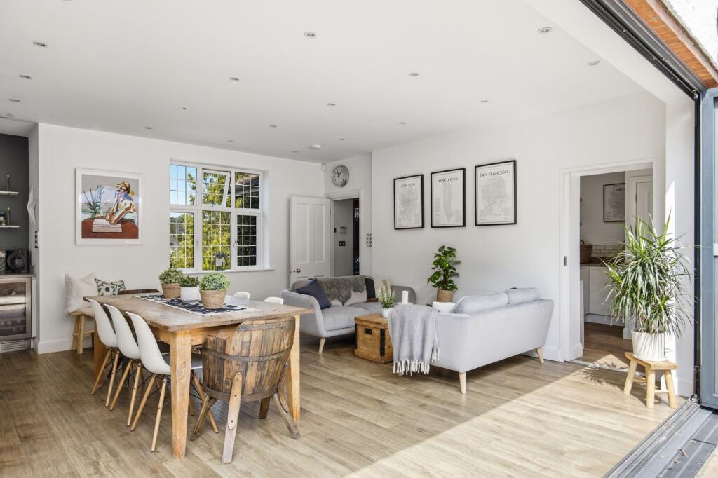 House in Tunbridge Wells, Kent - More