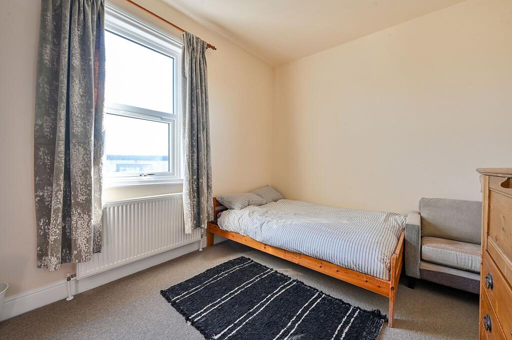 4 bedroom terraced house for rent