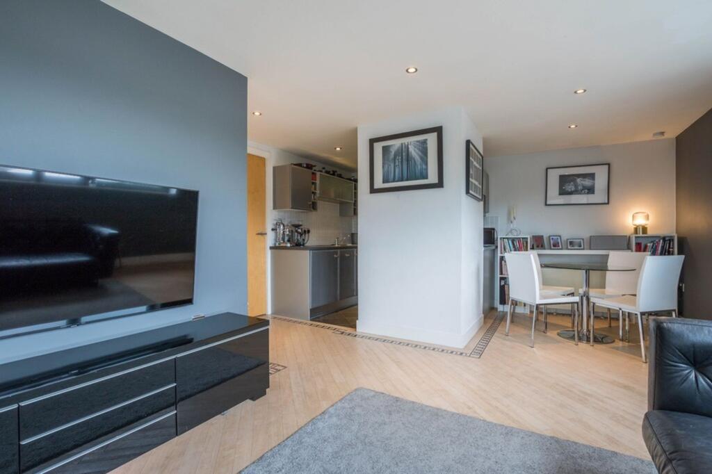 416 Sand Aire House, Kendal - View 3