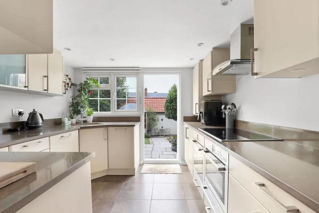 House in Dunmow, Thaxted - View 3
