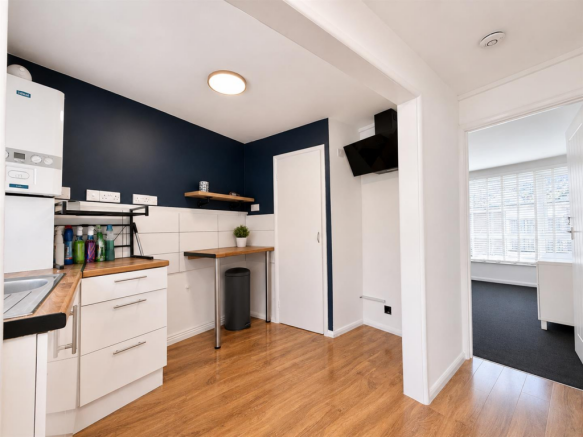 Accomodation  Kitchen.png