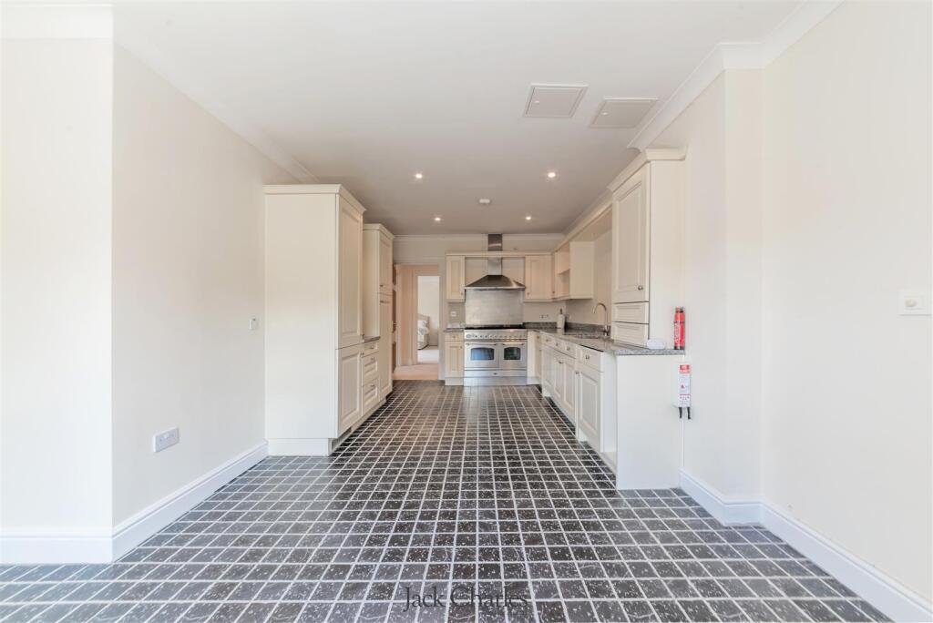 Apartment in Tonbridge and Malling, Platt - More