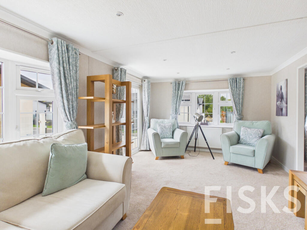 House in Castle Point, Canvey Island - View 3
