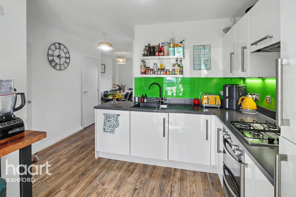 4-bed house on Herdwick Close, Ashford, £350,000