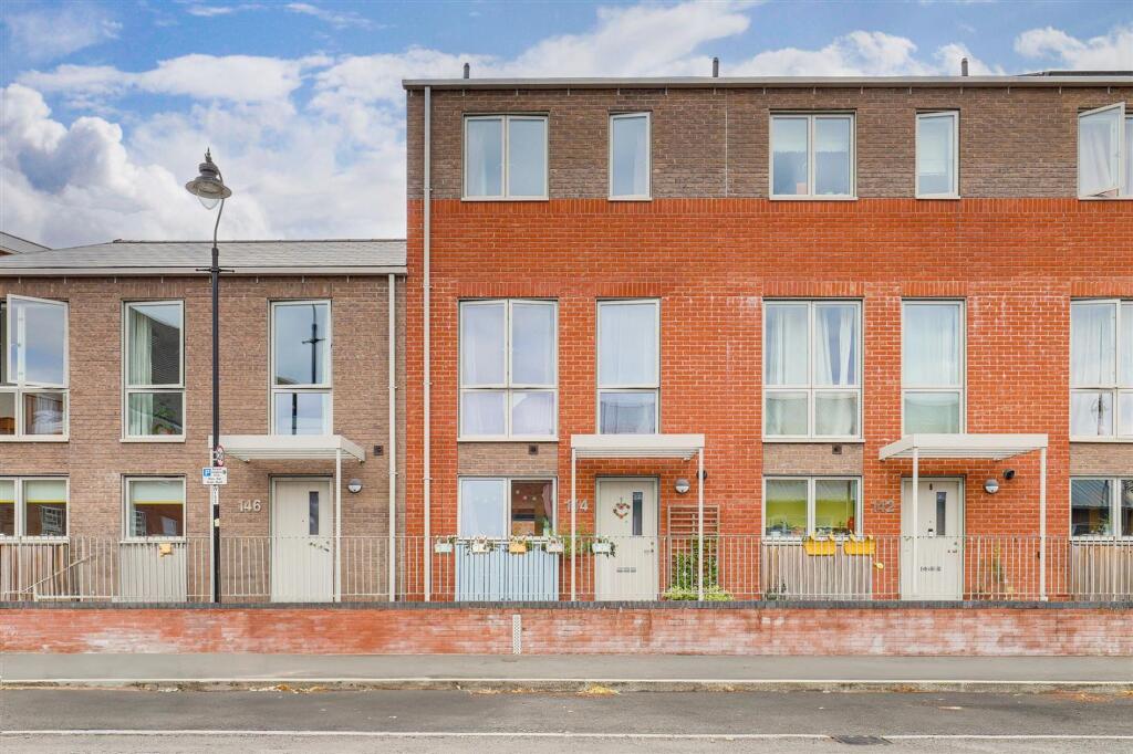 4-bed house on Wilford Crescent East, Nottingham, NG2, £350,000