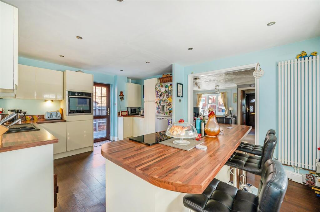 House in Havant, Waterlooville - View 4