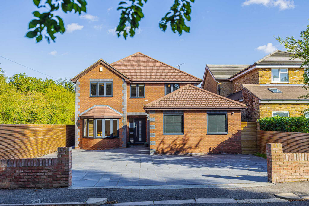 5-bed detached on Hullbridge Road, Rayleigh, SS6, £925,000
