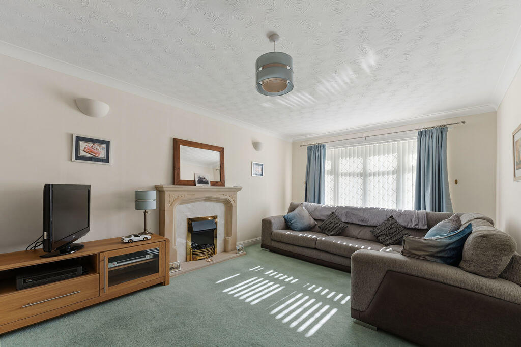 House in Doncaster, Waltham - View 5