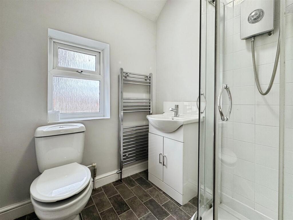 House in Barnsley, Worsbrough Bridge, Kendray - View 3