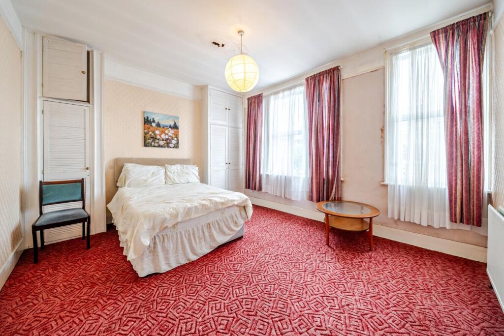 House in London - View 5