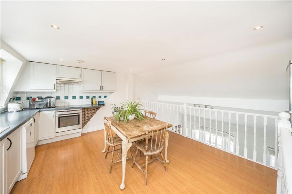 Apartment in London - View 4