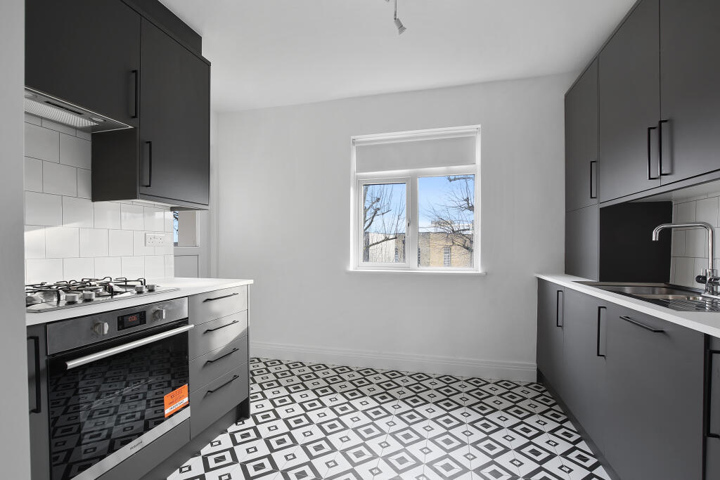 Apartment in London - View 5