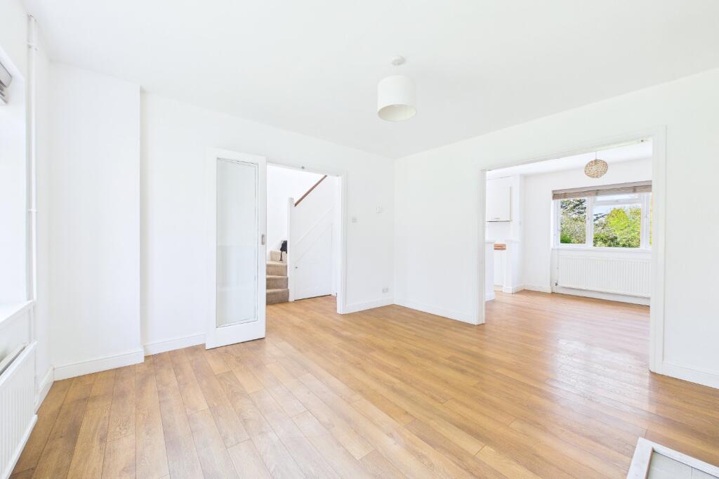House in Twyford, Wokingham - View 2