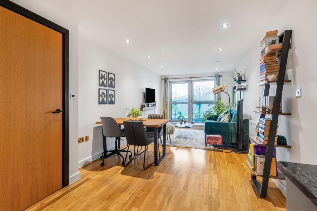 Main image of property: Southgate Road, London, N1