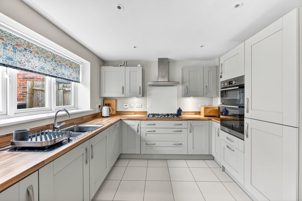 Cotswold Way, Whitehouse, Milton Keynes, MK8 - View 6