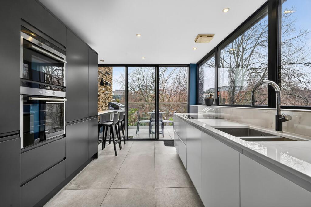 House in London, South Bank, Waterloo - View 4