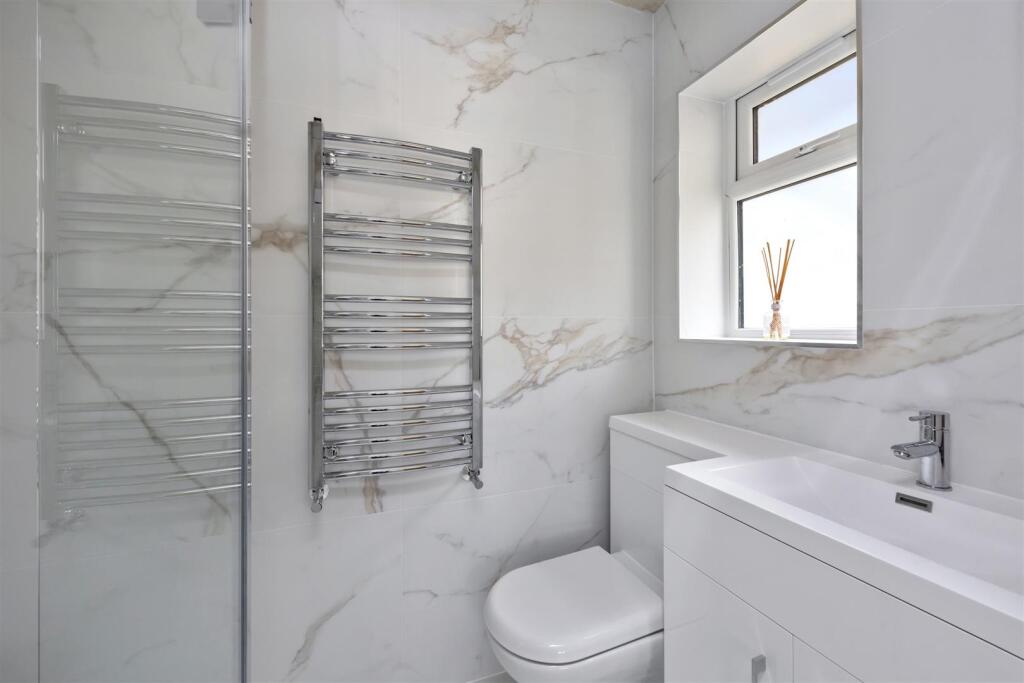 House in Worthing, Goring-by-Sea - More