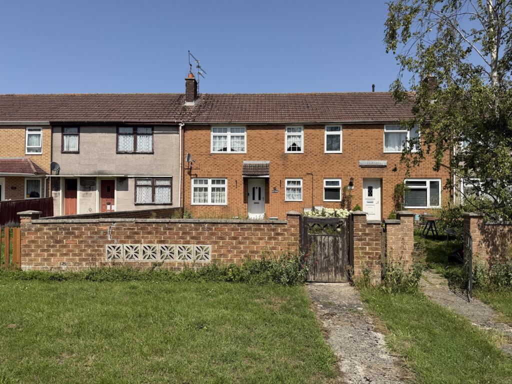 3-bed terraced on Queens Drive, Swindon, Wiltshire, £210,000
