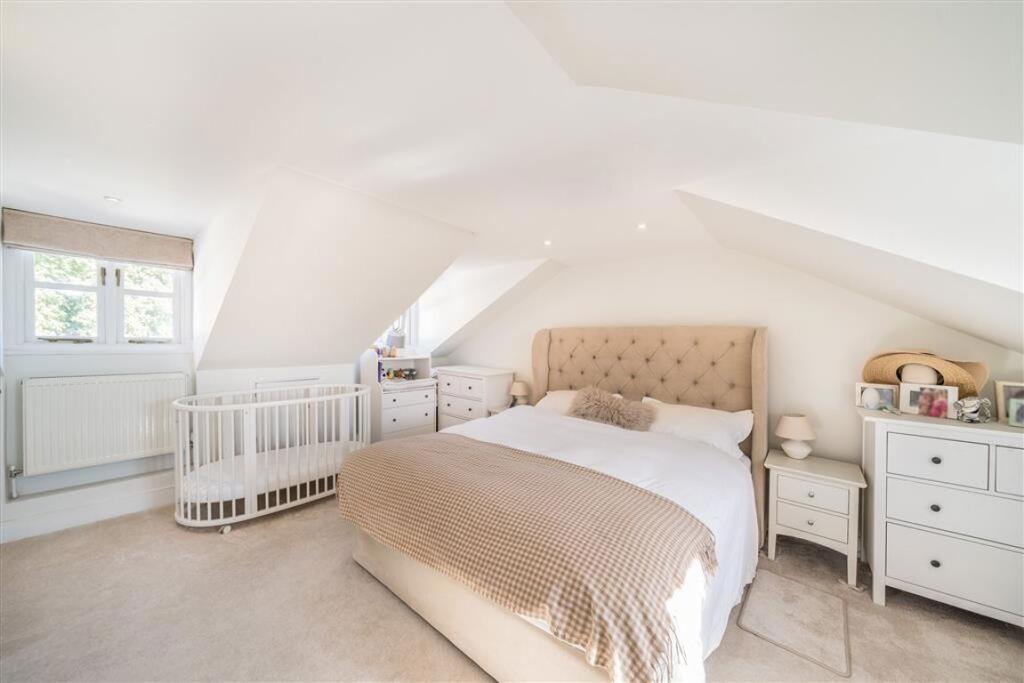 Apartment in London - View 5