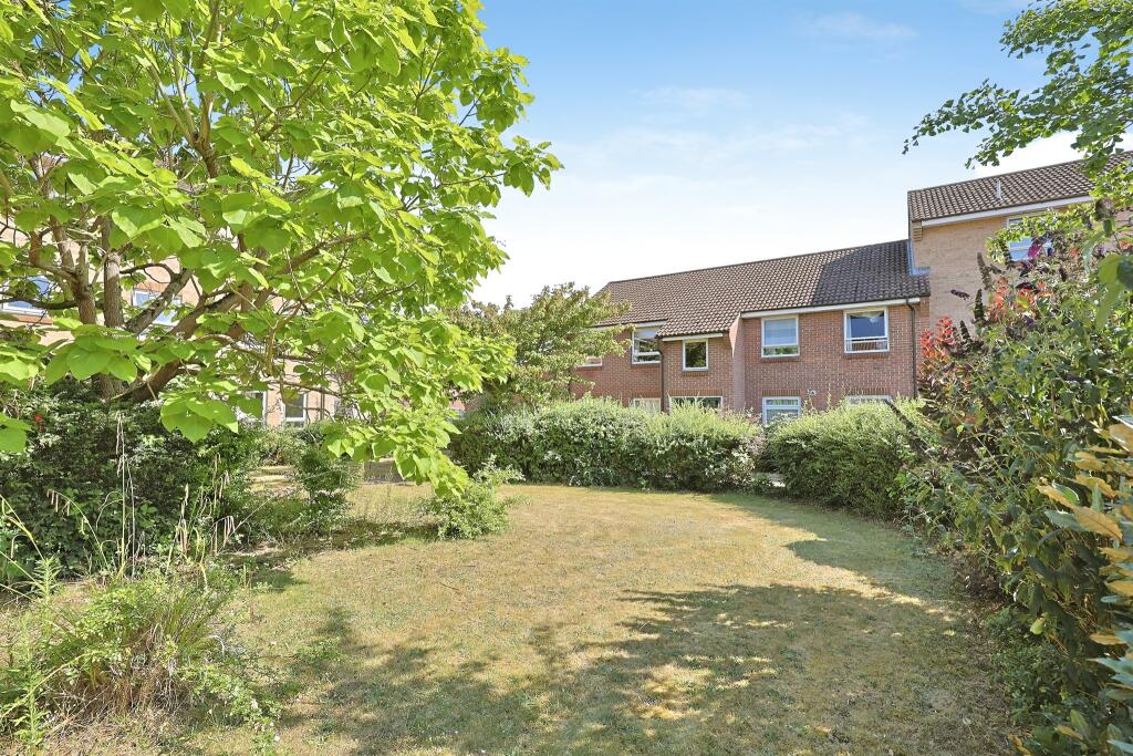 Apartment in Norwich, Norfolk - View 4