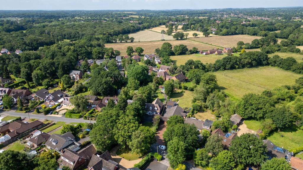 Additional image 4 of Birchy Close, Dickens Heath, Solihull