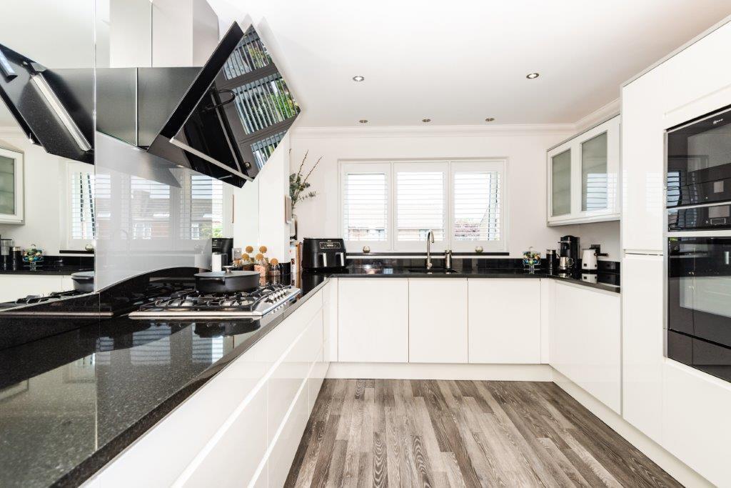 Apartment in Worthing, Durrington - View 2