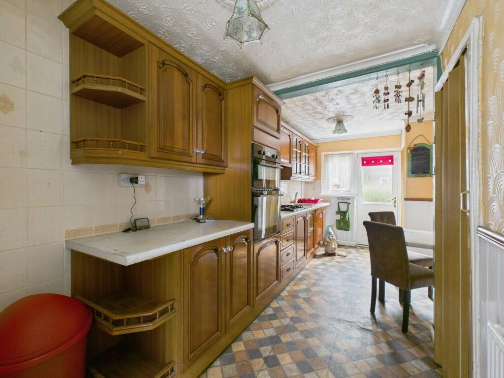 House in Newport - View 4