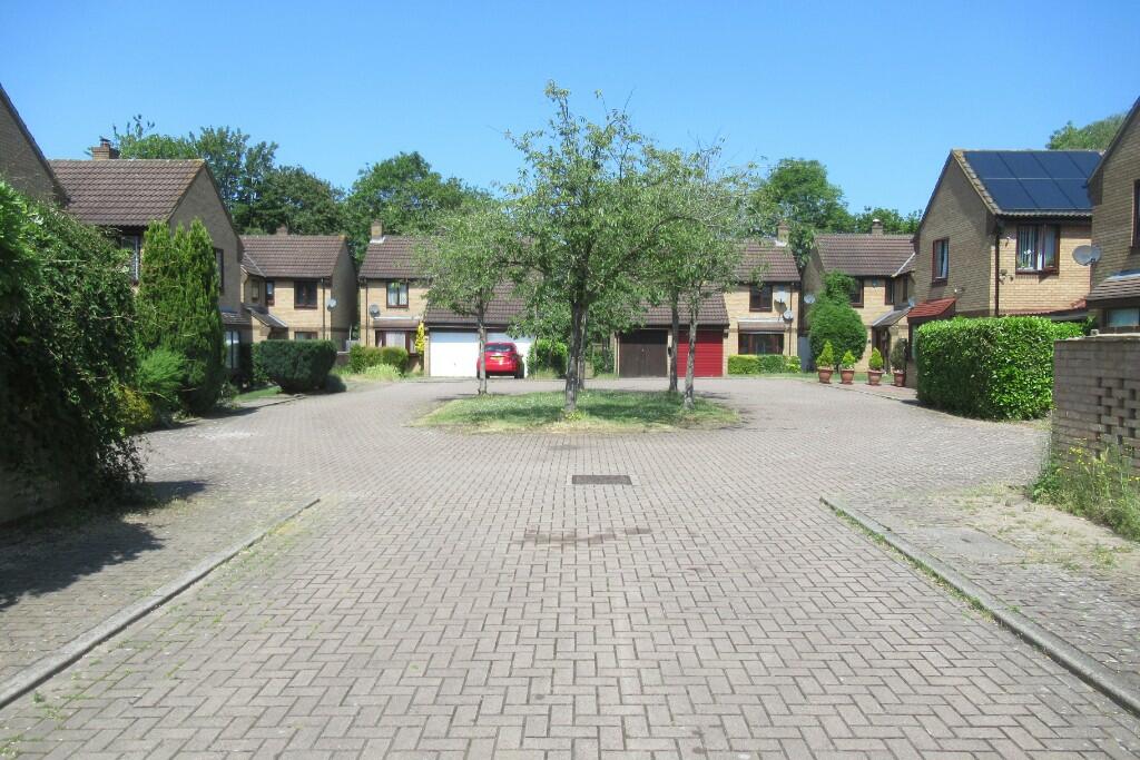 Ibstone Avenue, BRADWELL COMMON, Milton Keynes, MK13 photo 2