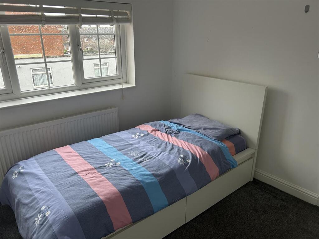 Main image of property: Room 5, 36 Dovedale, Stevenage, Hertfordshire