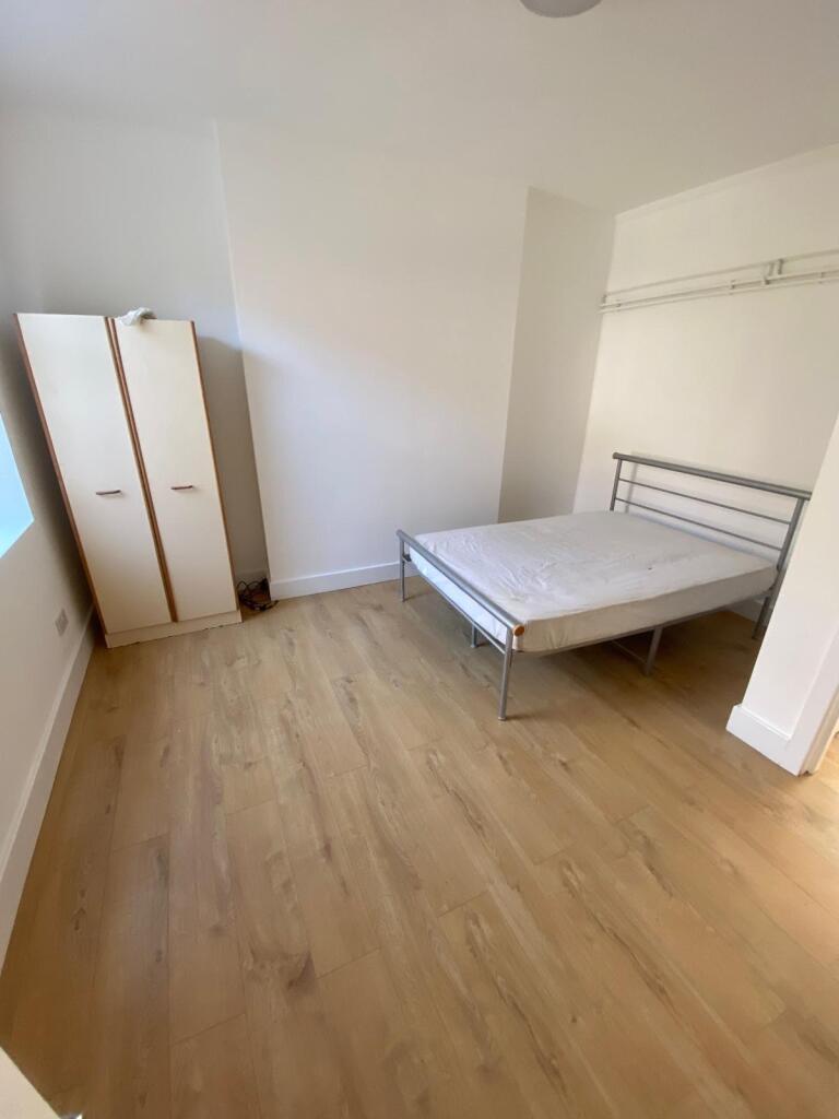 Apartment in Nottingham, Carrington - More