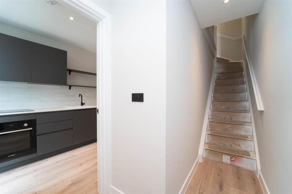 Stafford Close, Victoria Park photo 4