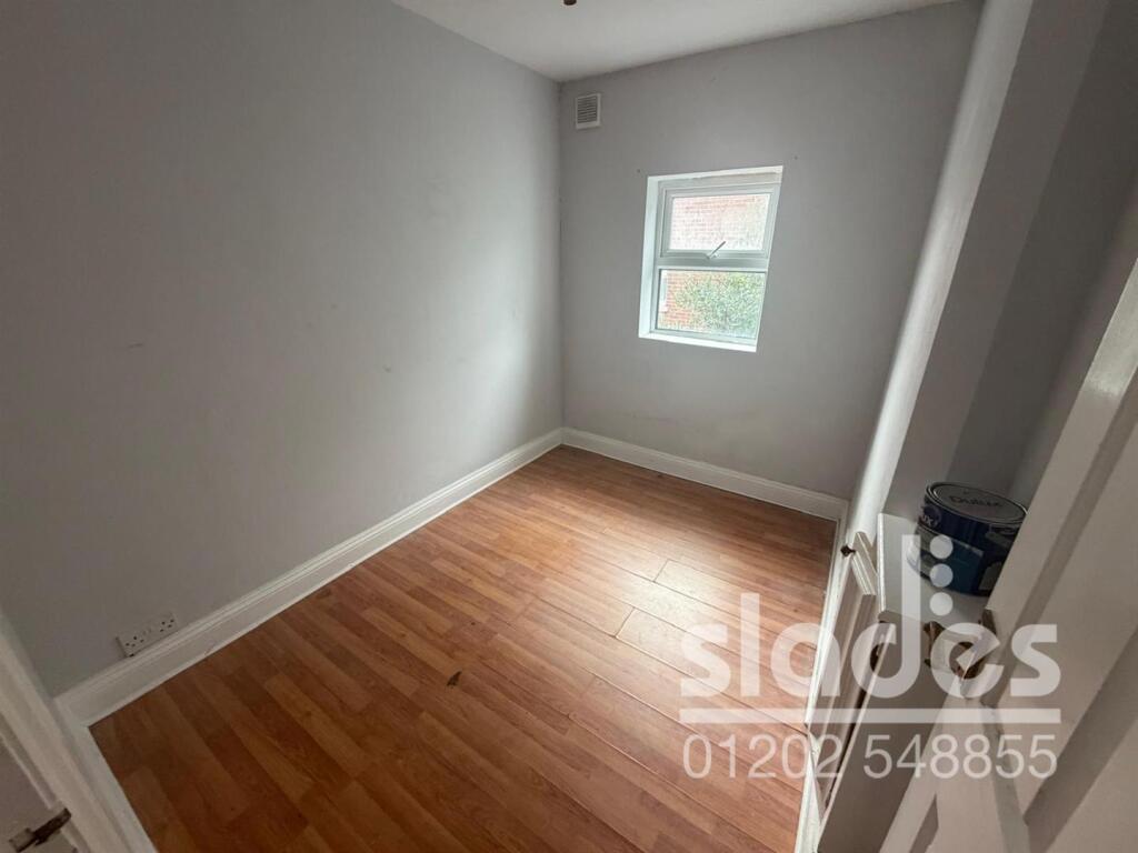Apartment in Bournemouth, Boscombe - More