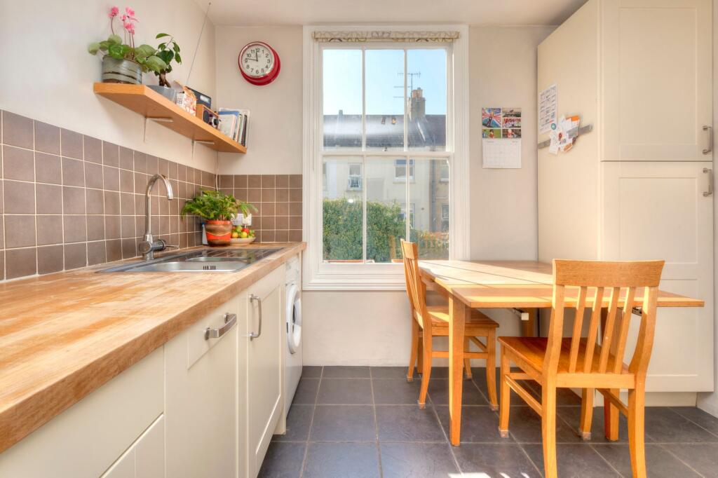 Apartment in Brighton - View 5