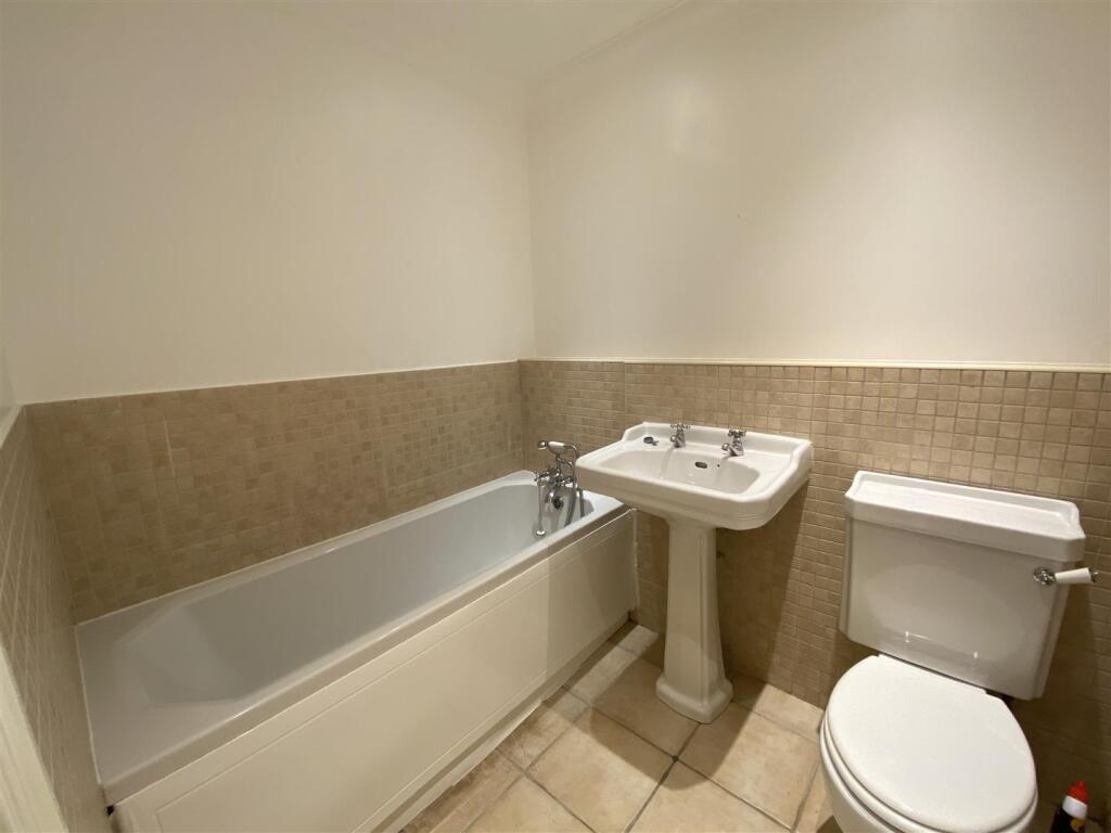 Apartment in Tonbridge - View 4