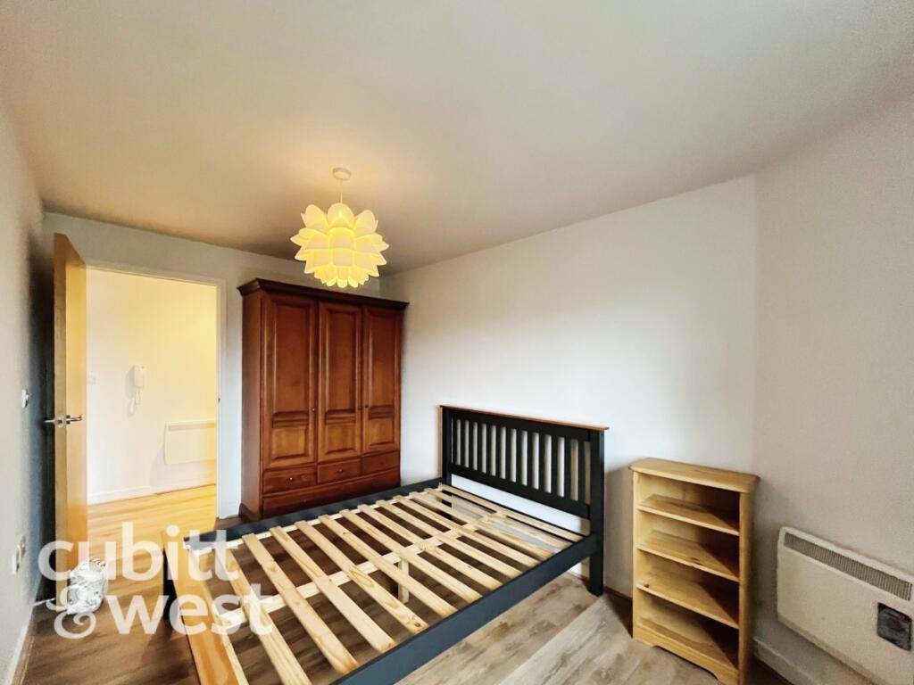 Apartment in Portsmouth - More