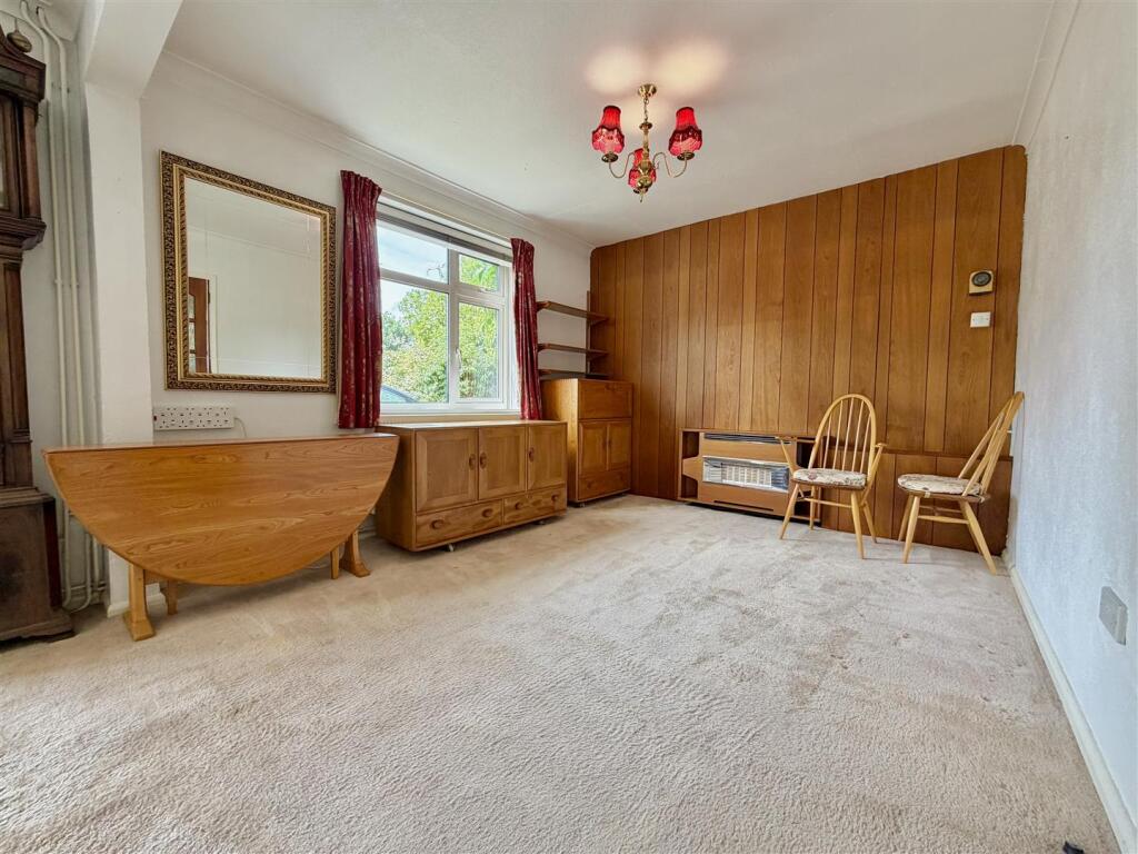 House in Gloucester, Wotton Pitch - More
