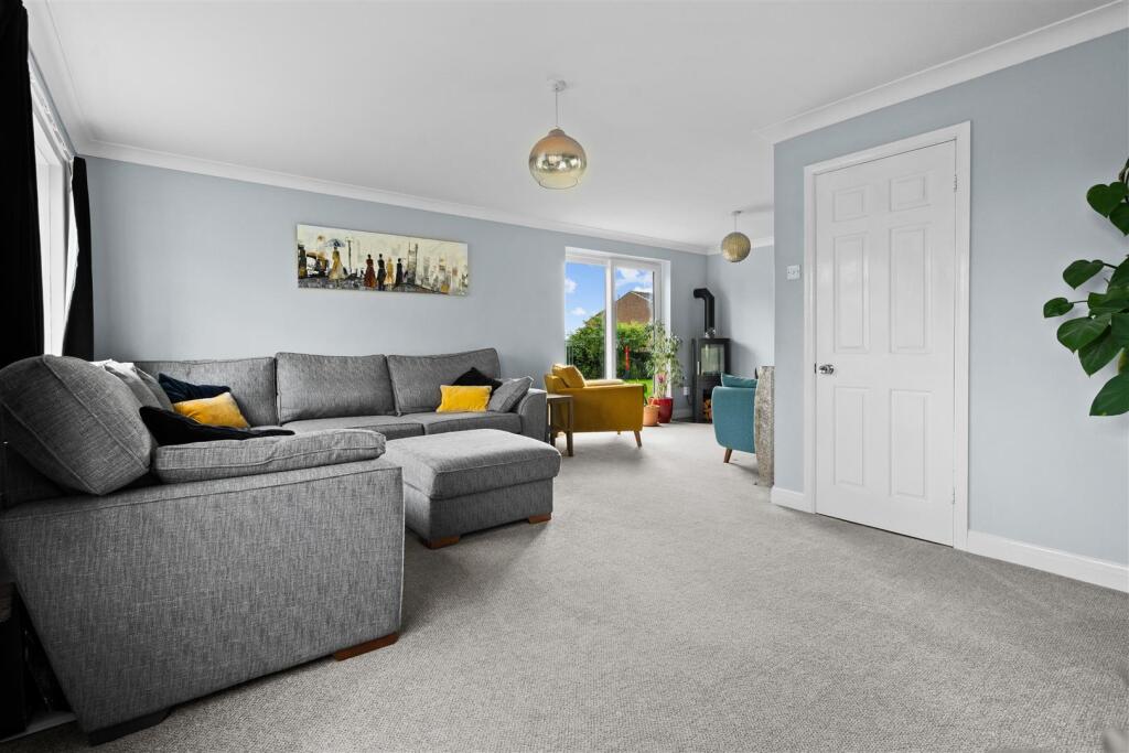 House in Hartlepool, Elwick Rise - View 3