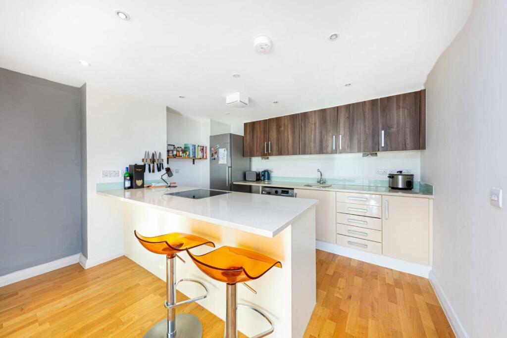 Apartment in London, Silver Wharf, Poplar - View 4