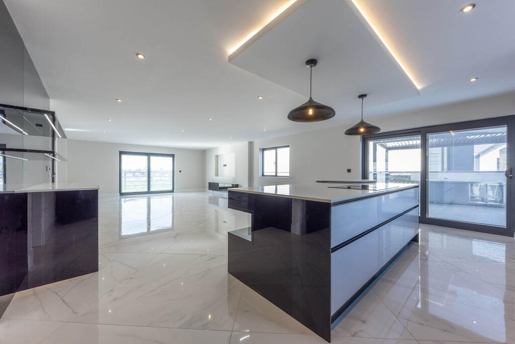 House in Nottingham - View 4