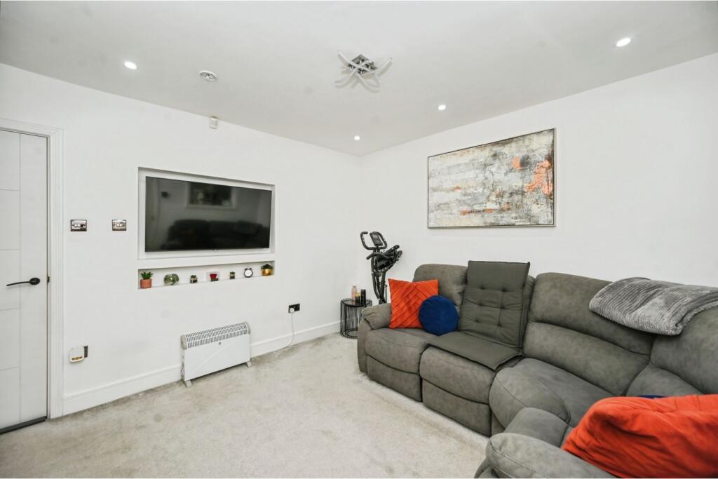 House in Bolton, Greater Manchester - View 3