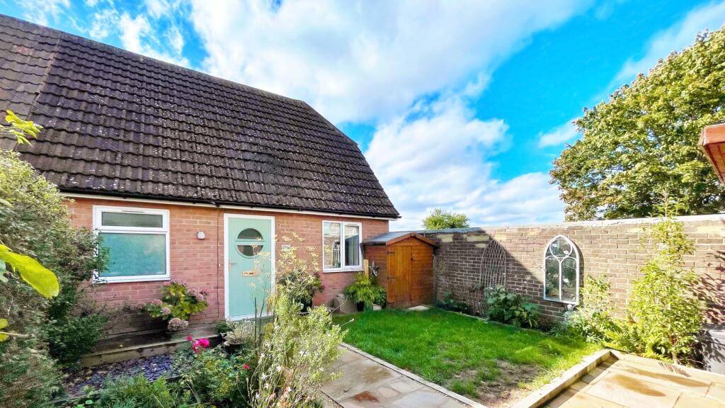 Main image of property: London Road, Romford, RM7