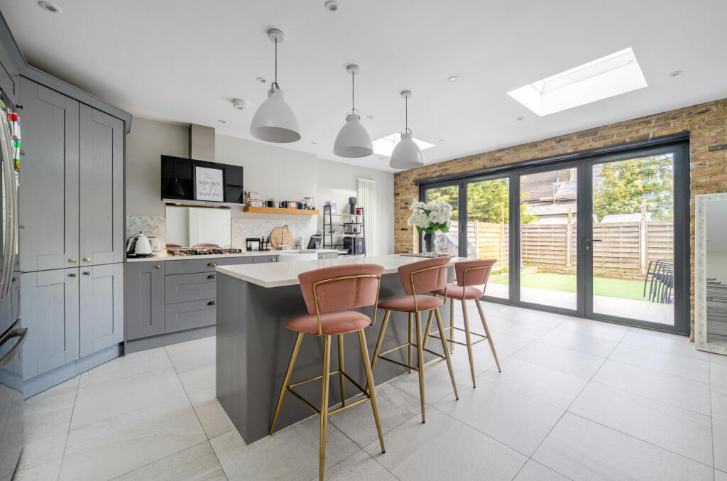 House in London, Red Hill, Chislehurst - View 2